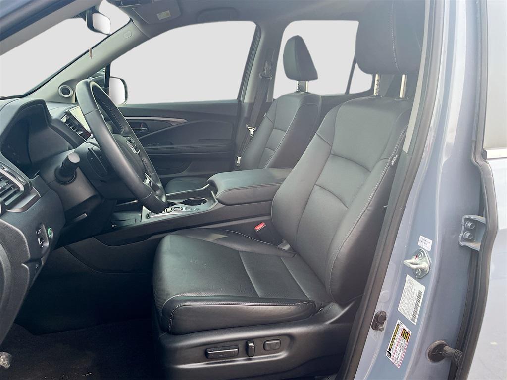 used 2025 Honda Ridgeline car, priced at $31,500