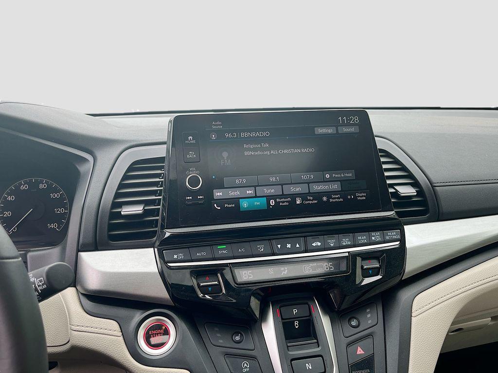 used 2025 Honda Odyssey car, priced at $32,800
