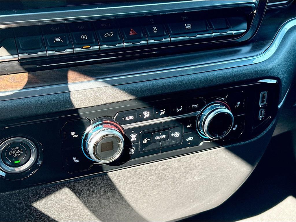 used 2023 GMC Sierra 1500 car, priced at $38,500