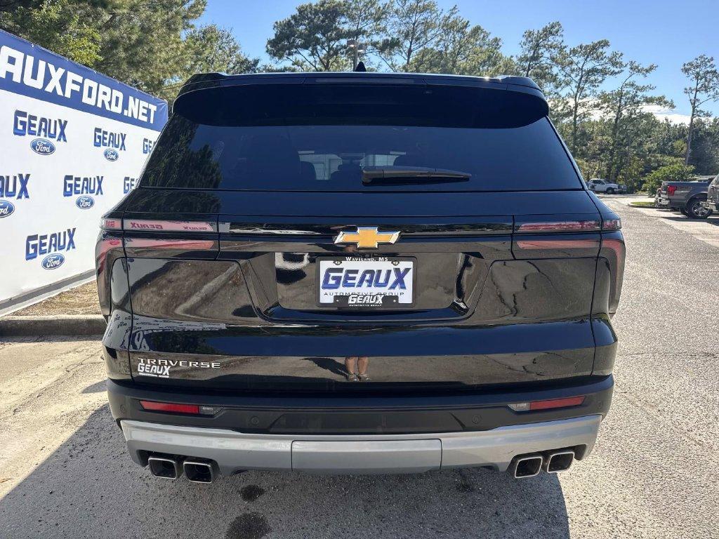 used 2026 Chevrolet Traverse car, priced at $35,435