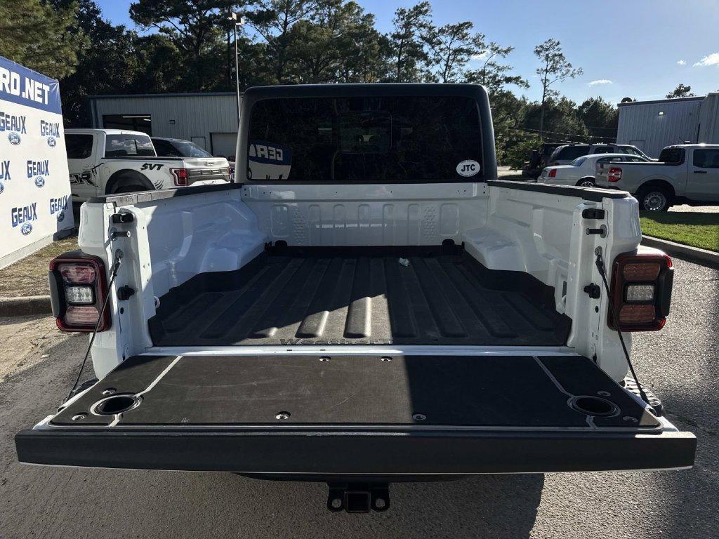 used 2023 Jeep Gladiator car, priced at $37,935