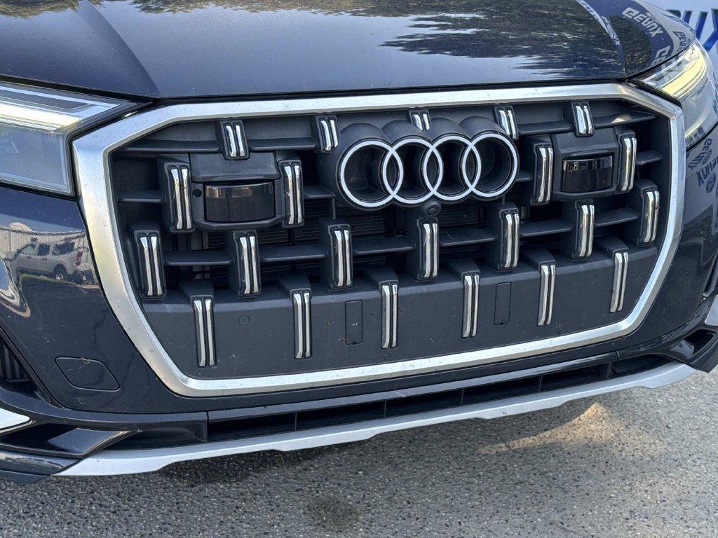 Audi Q7 view 4