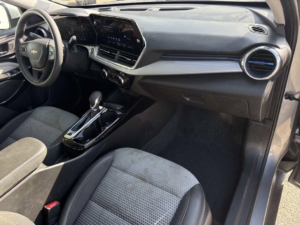 used 2025 Chevrolet Trax car, priced at $19,135