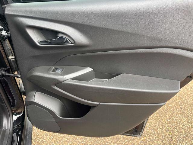 used 2025 Chevrolet Trax car, priced at $21,066