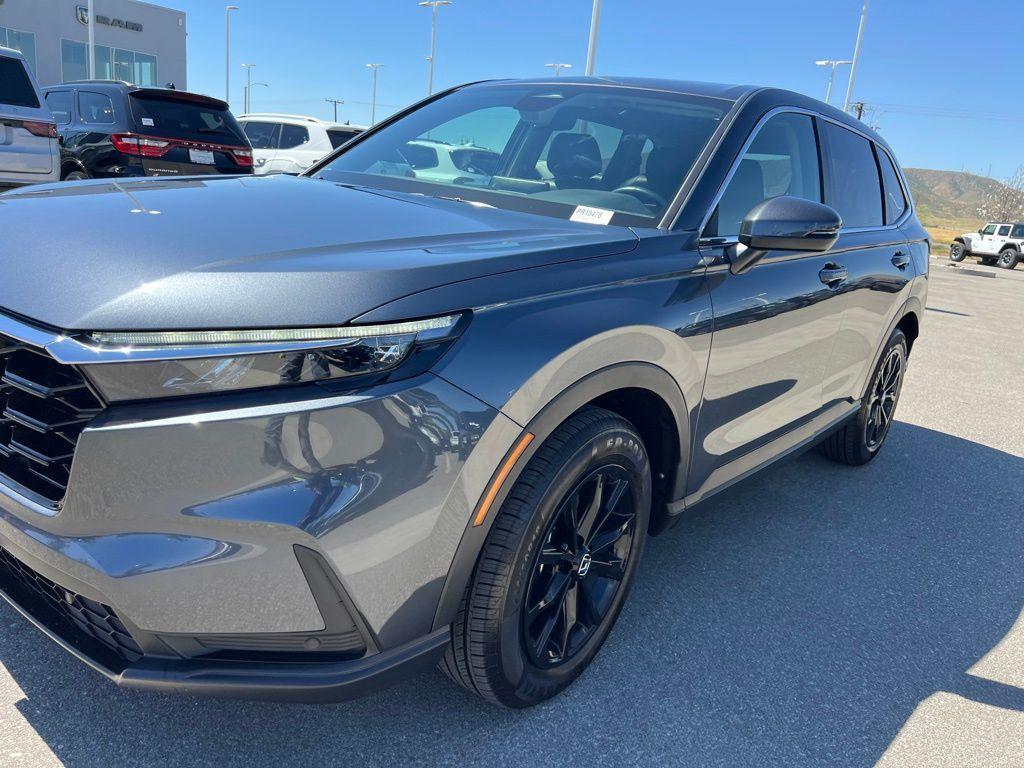 used 2025 Honda CR-V car, priced at $34,332