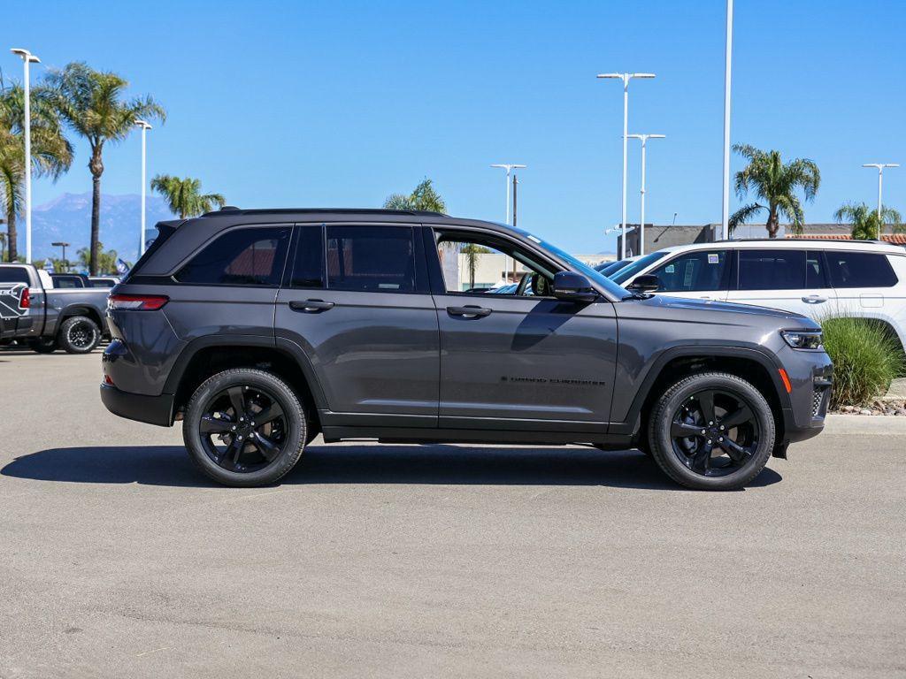 new 2026 Jeep Grand Cherokee car, priced at $44,765