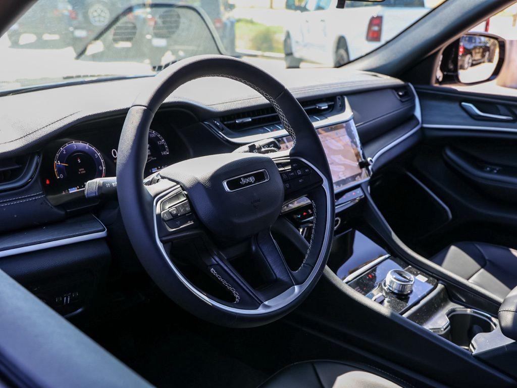 new 2026 Jeep Grand Cherokee car, priced at $44,765