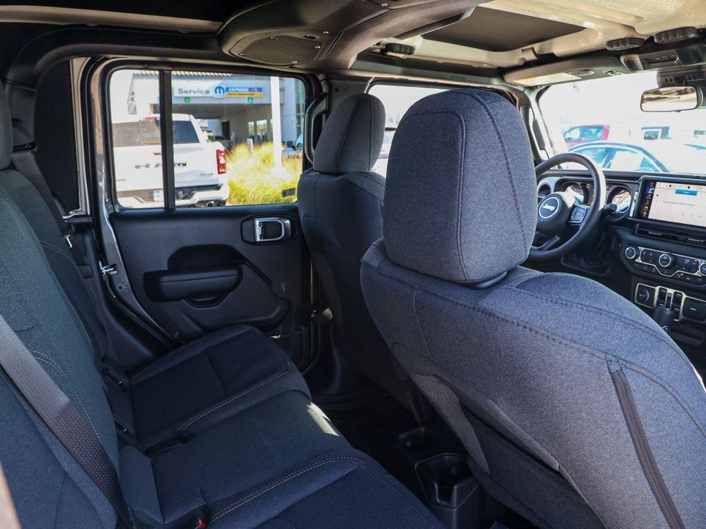 new 2026 Jeep Gladiator car, priced at $52,005