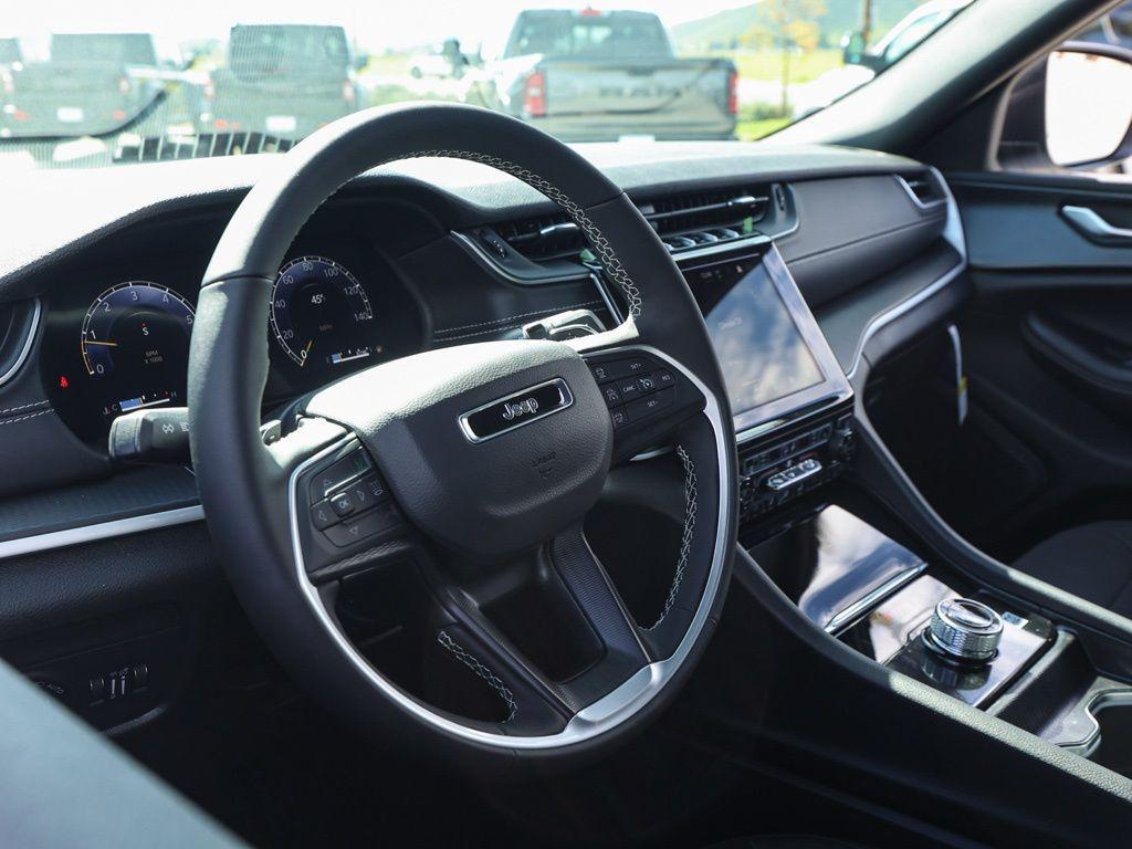 new 2026 Jeep Grand Cherokee car, priced at $42,710