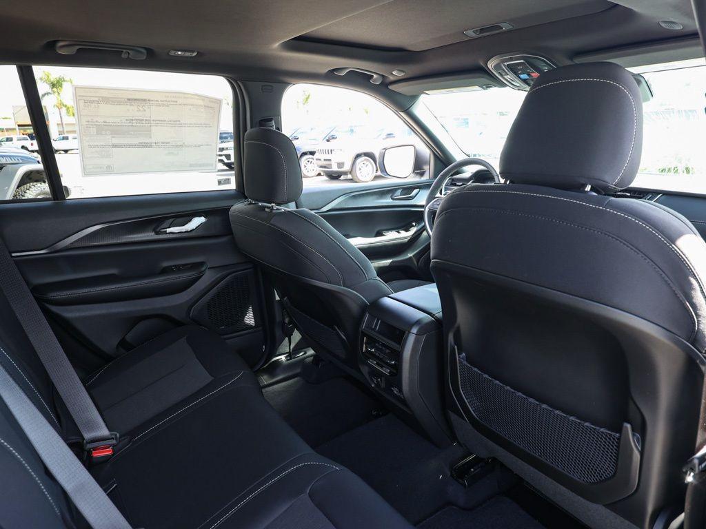 new 2026 Jeep Grand Cherokee car, priced at $42,710