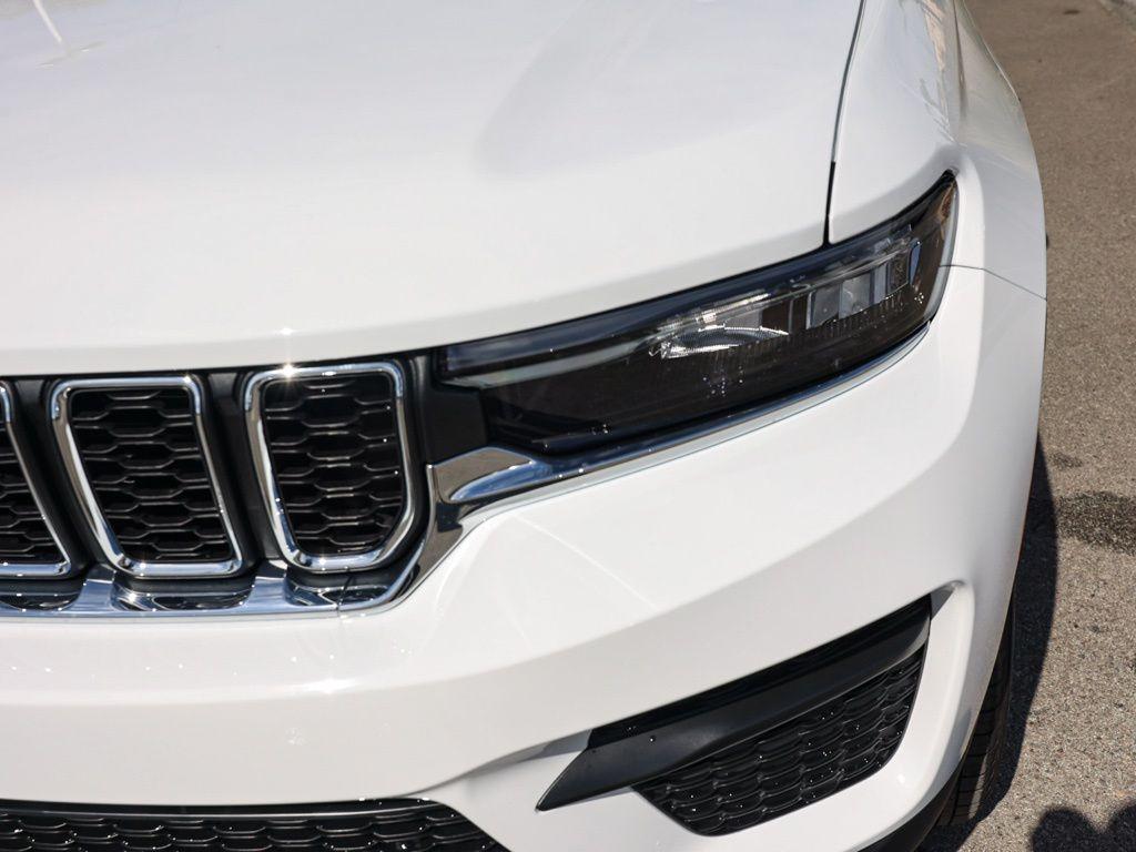 new 2026 Jeep Grand Cherokee car, priced at $42,710