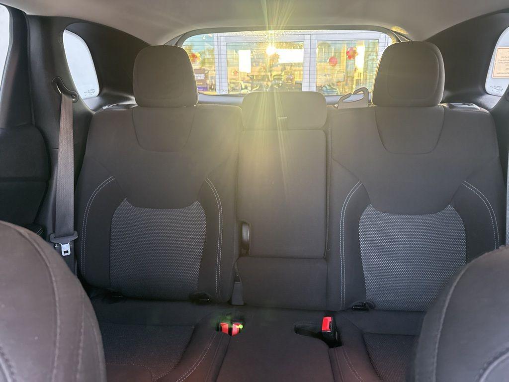 used 2020 Jeep Cherokee car, priced at $14,991