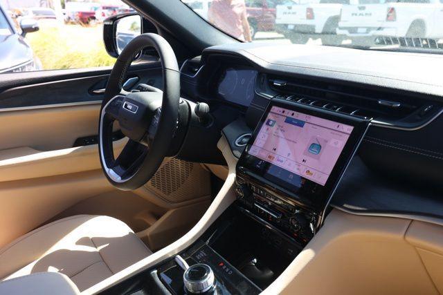new 2025 Jeep Grand Cherokee car, priced at $40,118