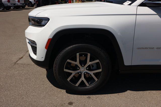 new 2025 Jeep Grand Cherokee car, priced at $40,118