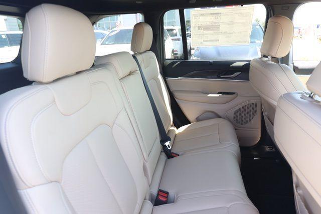 new 2025 Jeep Grand Cherokee car, priced at $40,118