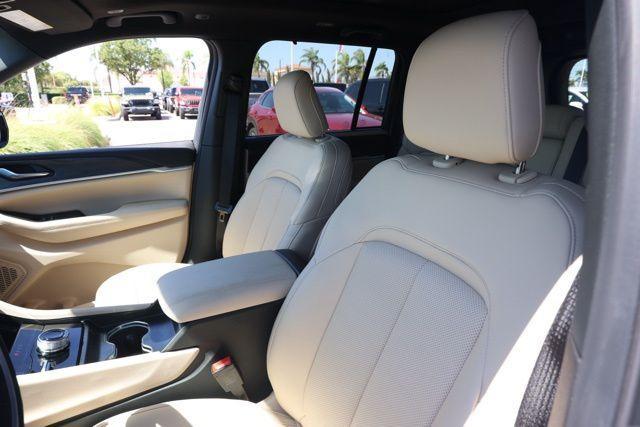 new 2025 Jeep Grand Cherokee car, priced at $40,118