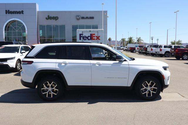 new 2025 Jeep Grand Cherokee car, priced at $40,118