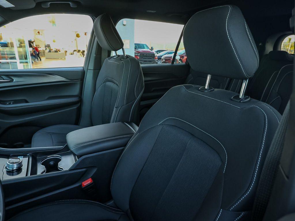 new 2026 Jeep Grand Cherokee L car, priced at $41,022