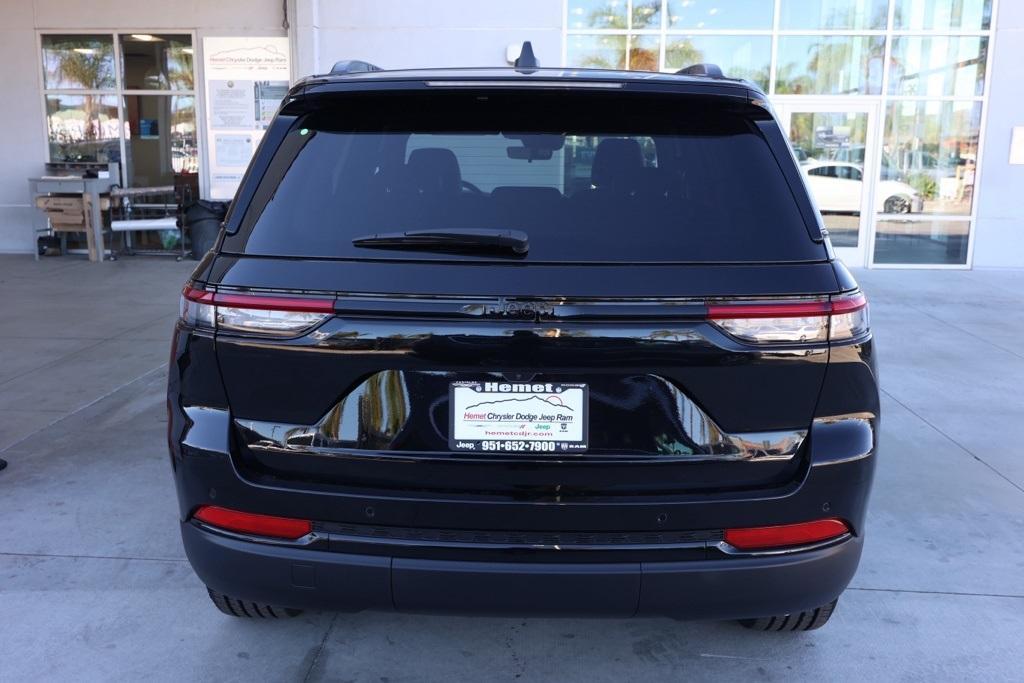 new 2025 Jeep Grand Cherokee car, priced at $33,951