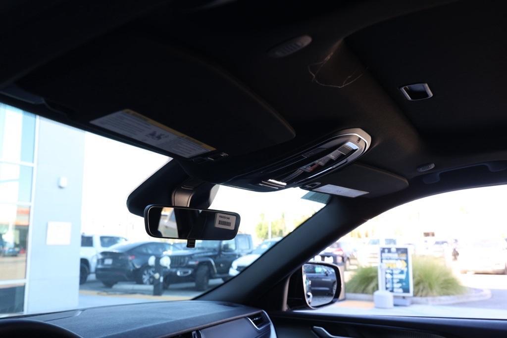 new 2025 Jeep Grand Cherokee car, priced at $33,951