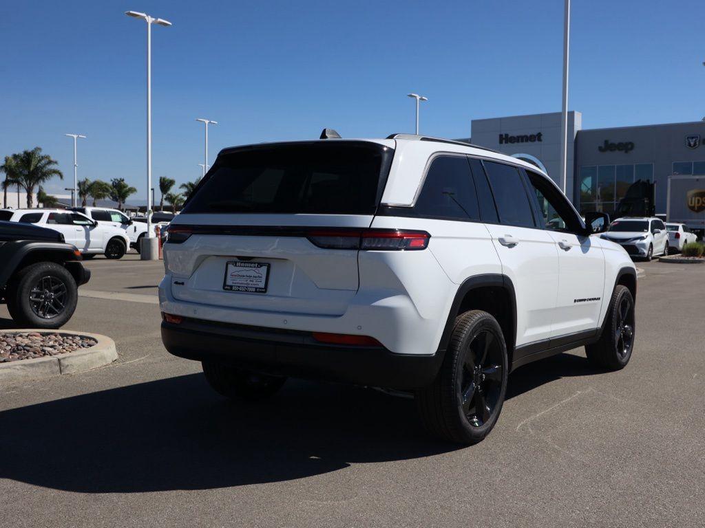 new 2026 Jeep Grand Cherokee car, priced at $44,599