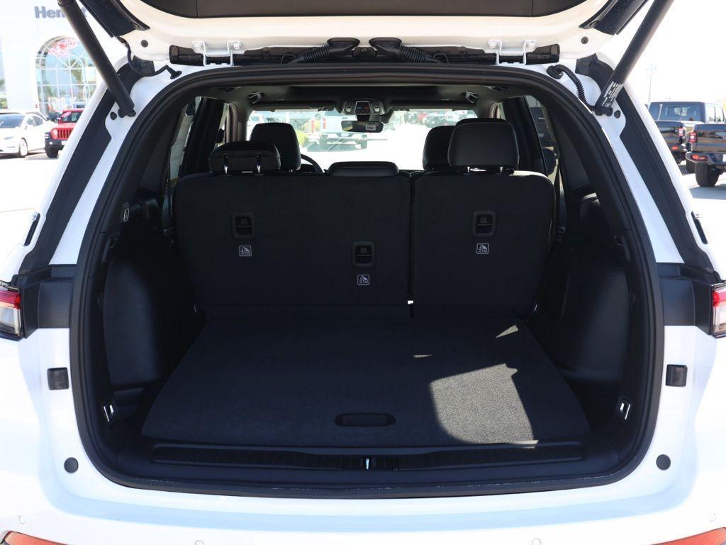 new 2026 Jeep Grand Cherokee car, priced at $44,599