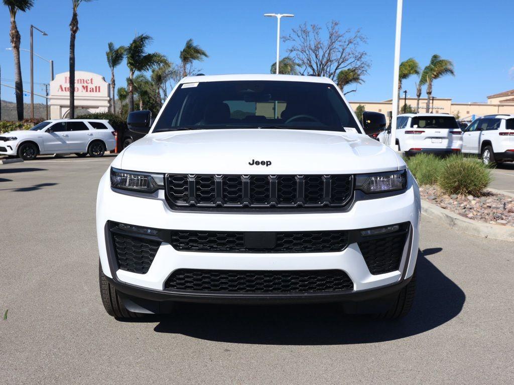 new 2026 Jeep Grand Cherokee car, priced at $44,599