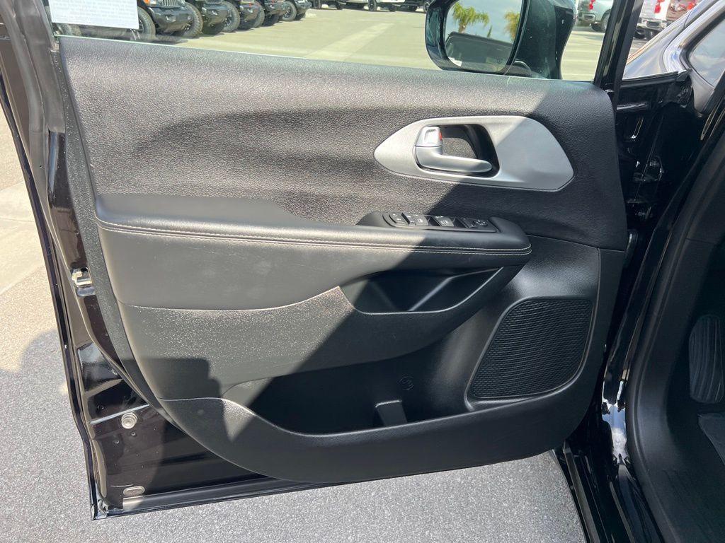 used 2024 Chrysler Pacifica car, priced at $29,640