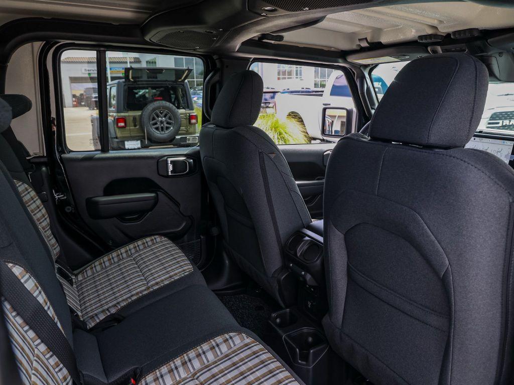new 2026 Jeep Gladiator car, priced at $45,627