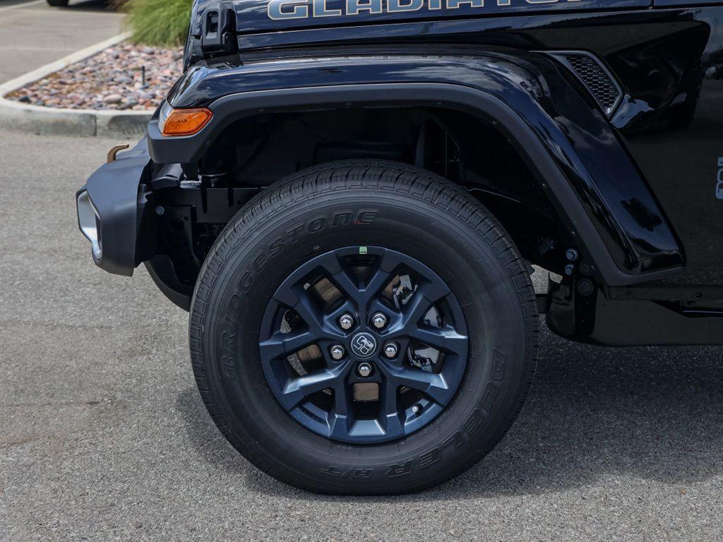 new 2026 Jeep Gladiator car, priced at $45,627