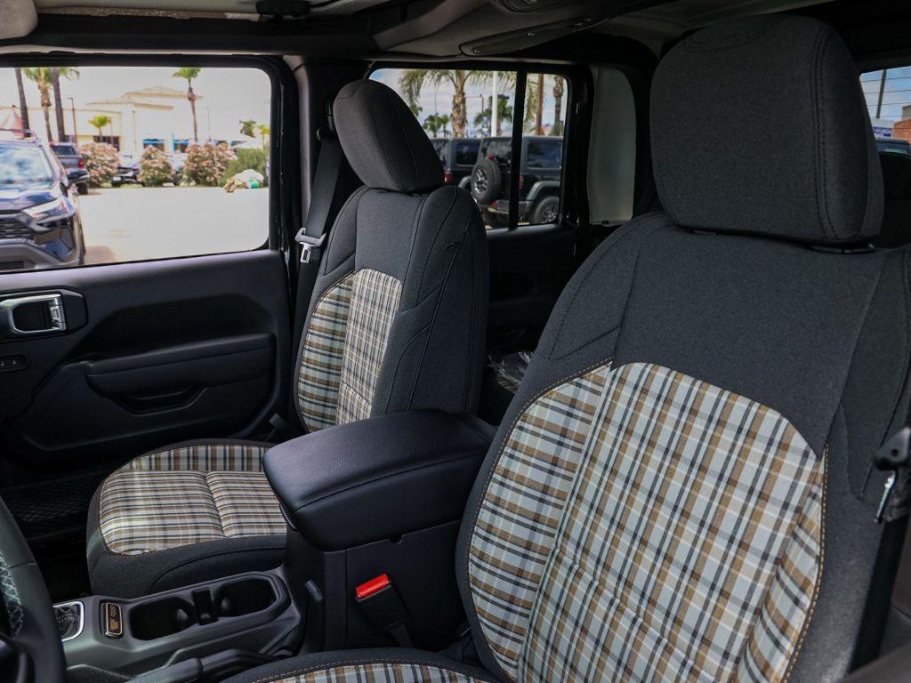 new 2026 Jeep Gladiator car, priced at $45,627