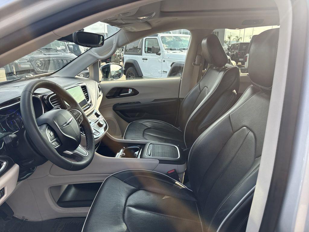 used 2024 Chrysler Pacifica car, priced at $31,747