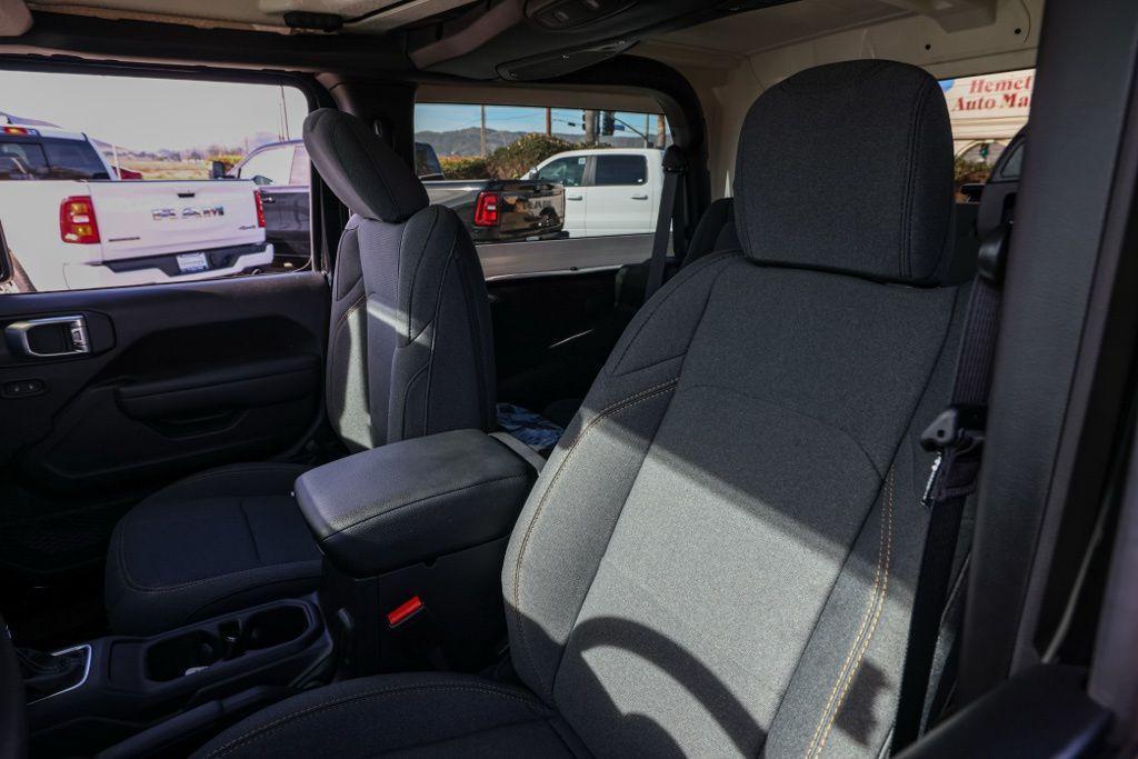 new 2026 Jeep Wrangler car, priced at $36,628