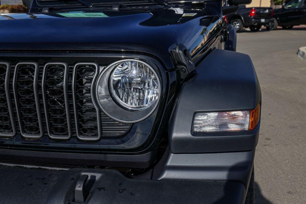 new 2026 Jeep Wrangler car, priced at $36,628
