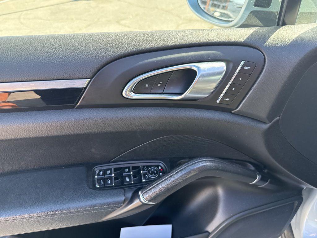 used 2018 Porsche Cayenne car