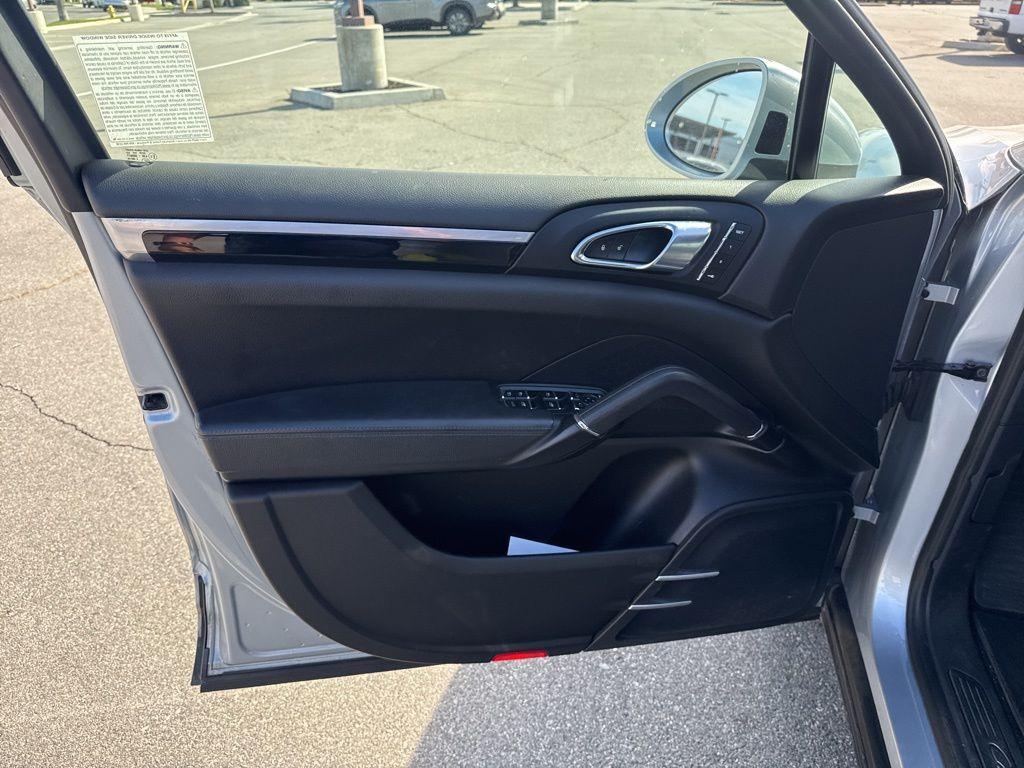 used 2018 Porsche Cayenne car