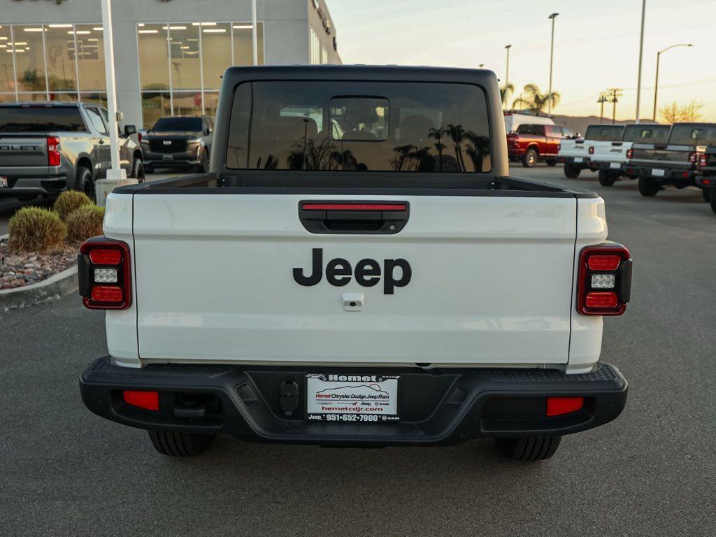 new 2026 Jeep Gladiator car, priced at $44,004