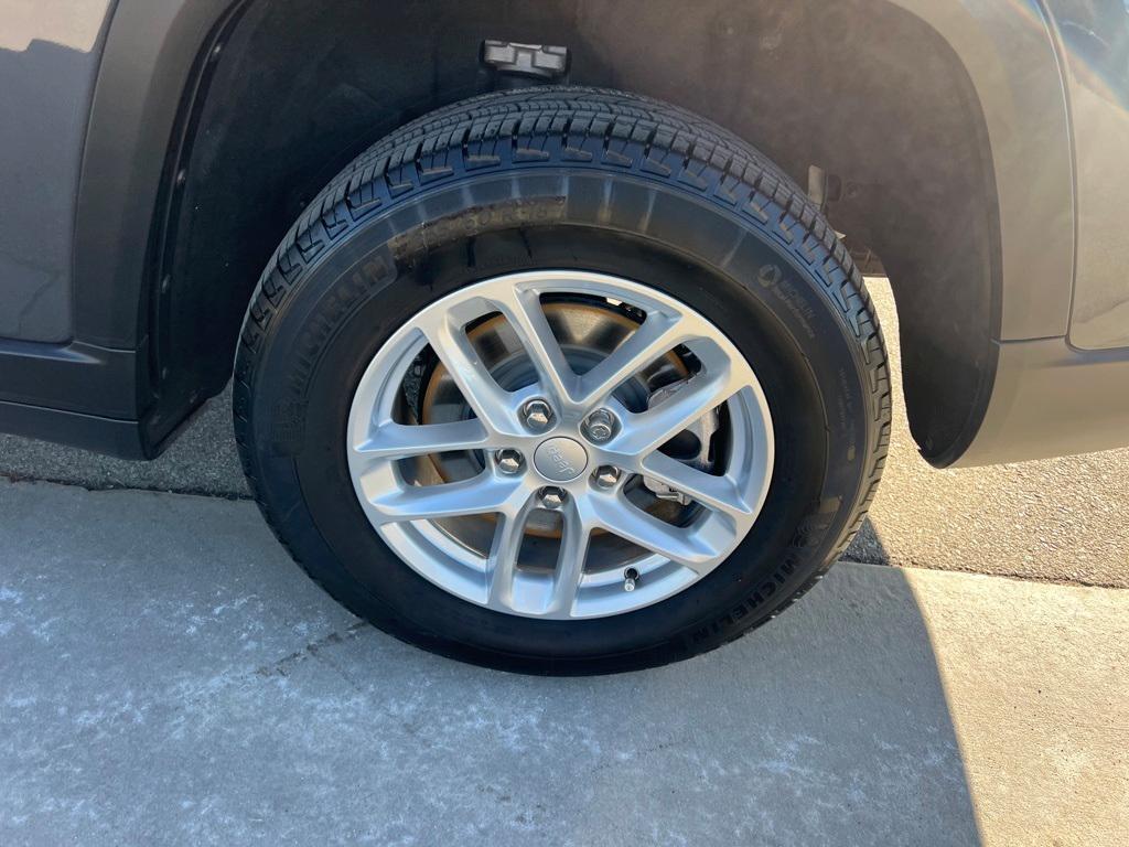 used 2025 Jeep Grand Cherokee L car, priced at $36,187