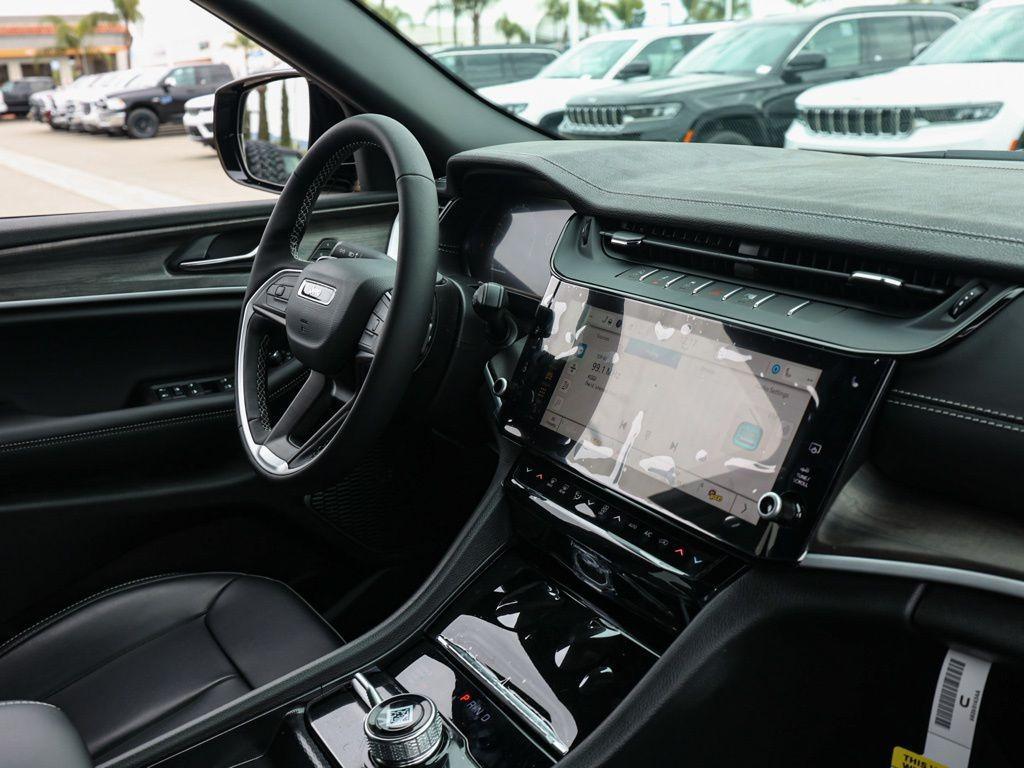 new 2026 Jeep Grand Cherokee car, priced at $48,265