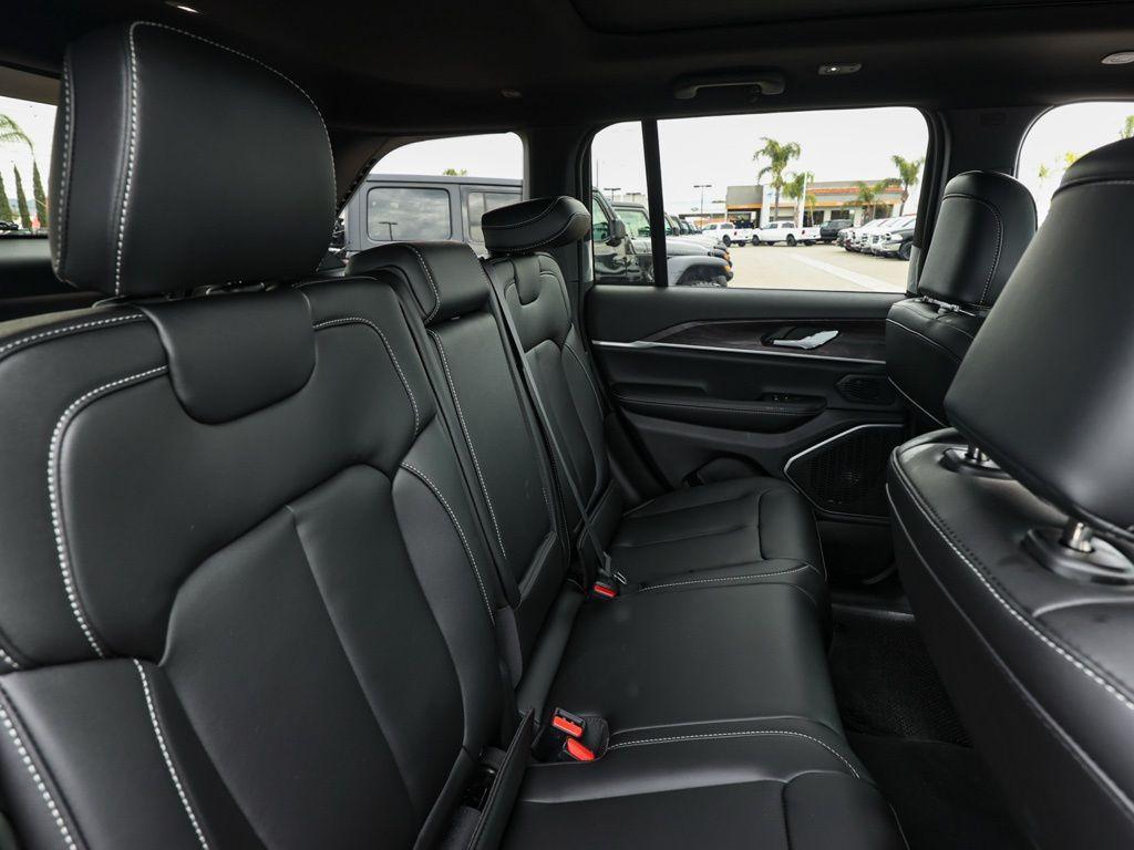 new 2026 Jeep Grand Cherokee car, priced at $48,265