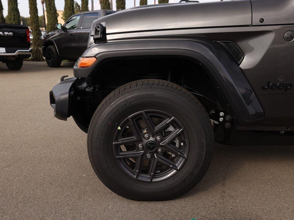 new 2026 Jeep Gladiator car, priced at $43,008