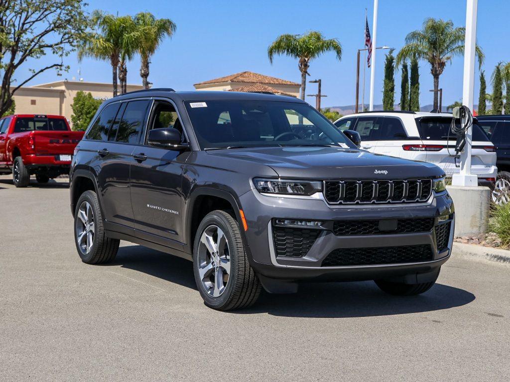 new 2026 Jeep Grand Cherokee car, priced at $43,952