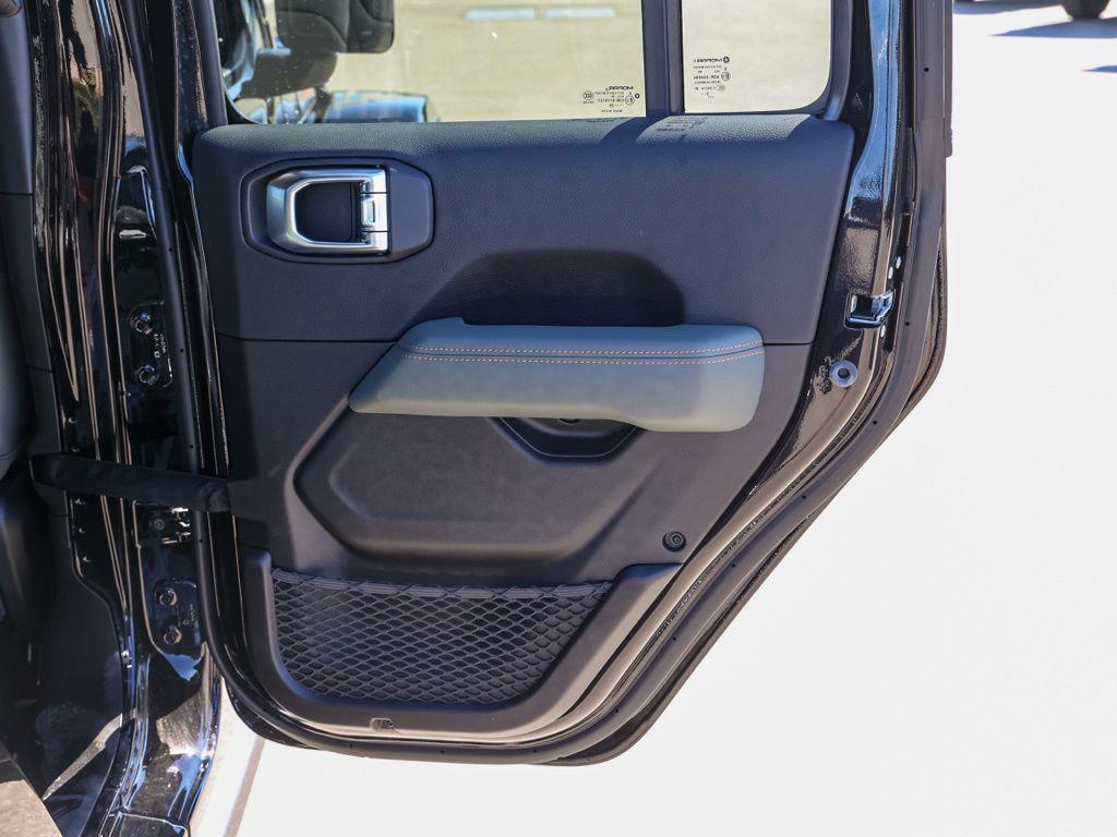 new 2026 Jeep Gladiator car, priced at $62,155