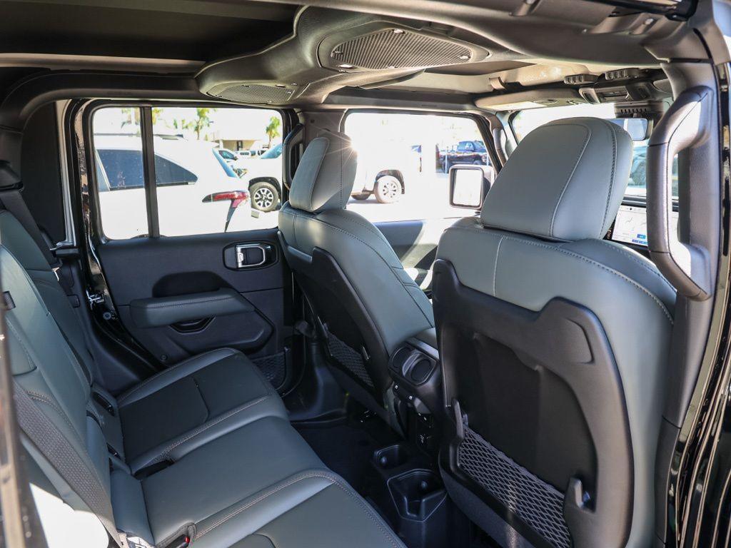 new 2026 Jeep Gladiator car, priced at $62,155