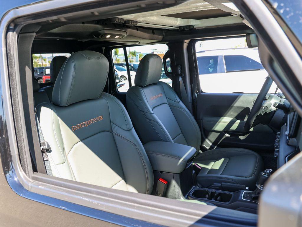 new 2026 Jeep Gladiator car, priced at $62,155