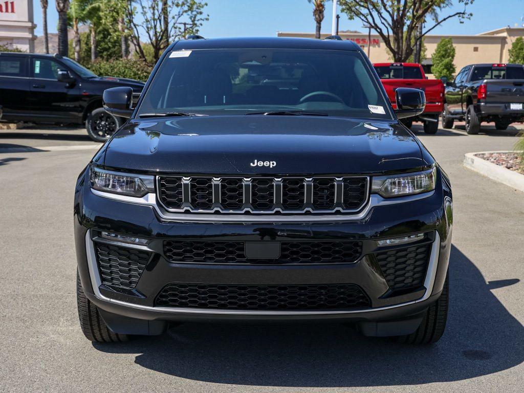 new 2026 Jeep Grand Cherokee car, priced at $43,952