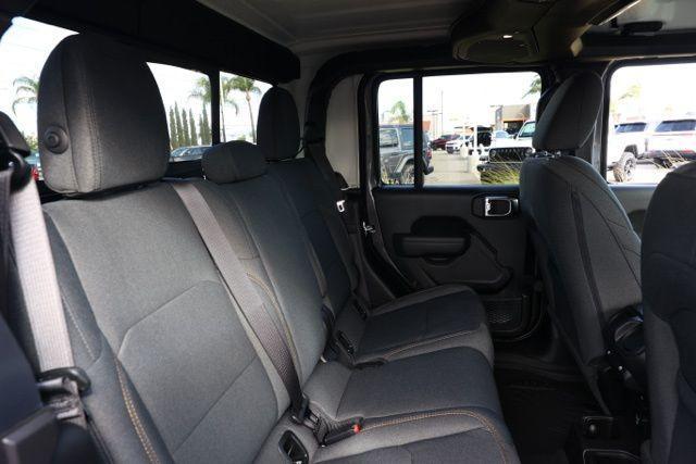 new 2025 Jeep Gladiator car, priced at $44,083