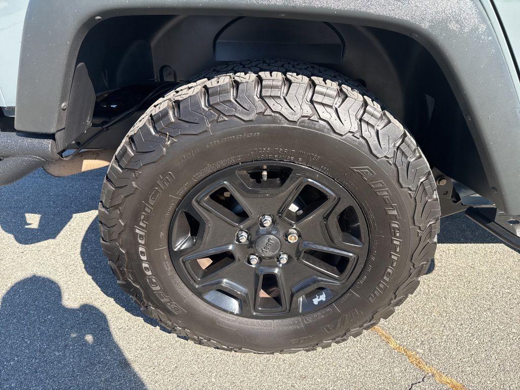 used 2015 Jeep Wrangler Unlimited car, priced at $17,981