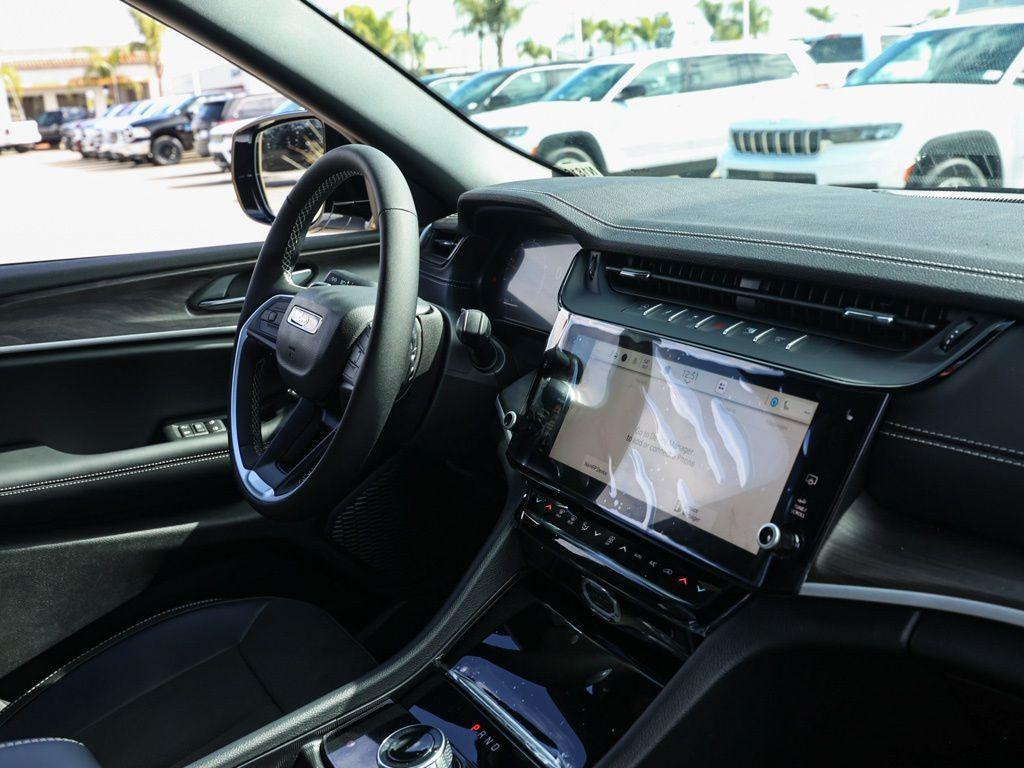 new 2026 Jeep Grand Cherokee car, priced at $45,655