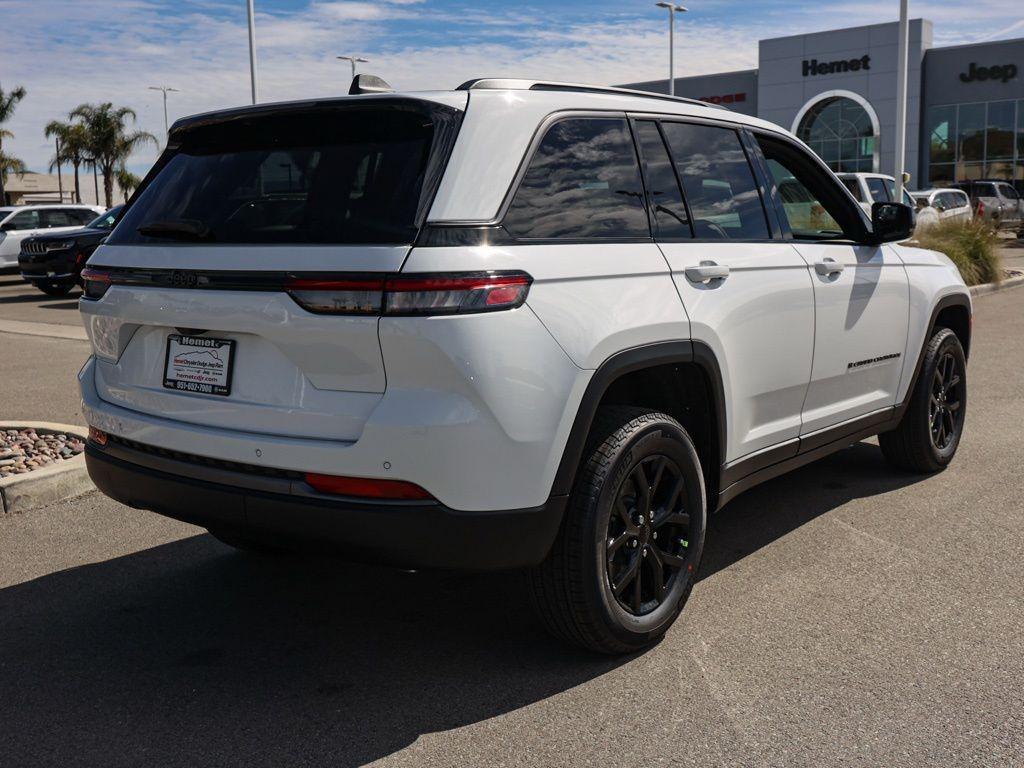 new 2026 Jeep Grand Cherokee car, priced at $45,655